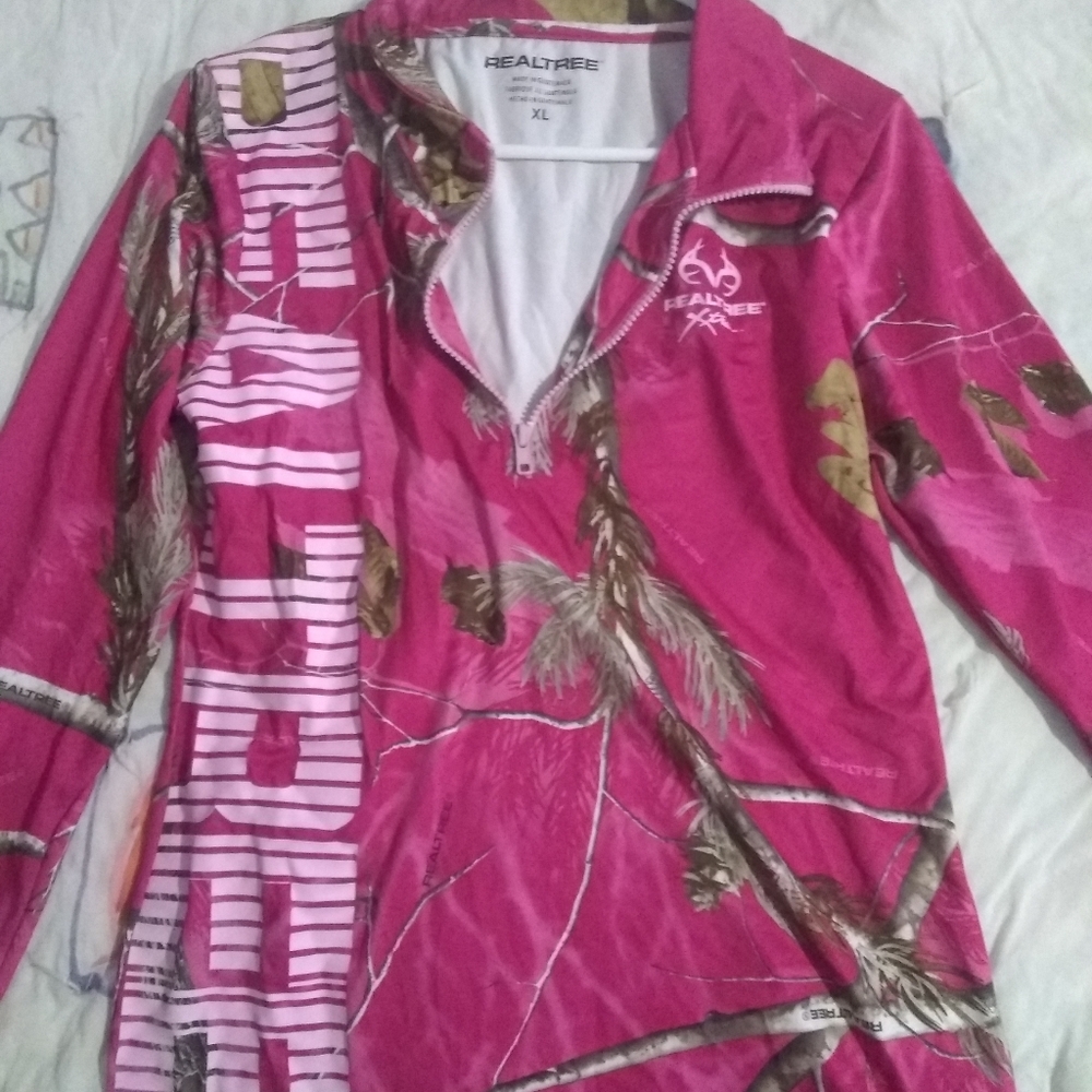 Pink realtree zipup over shirt